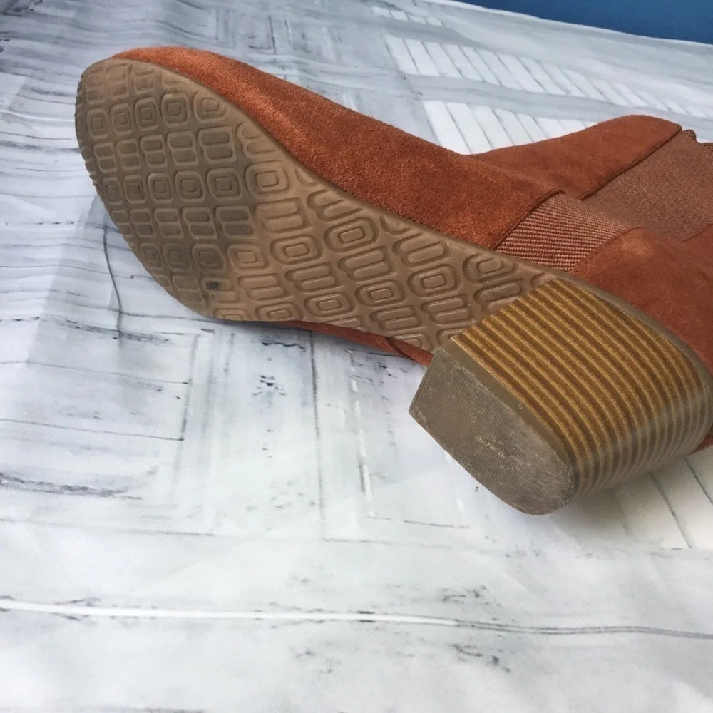 Bandolino Brown Leather Booties